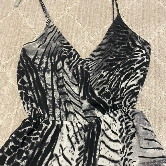 H&M animal print jumpsuit - Picture 4 of 7